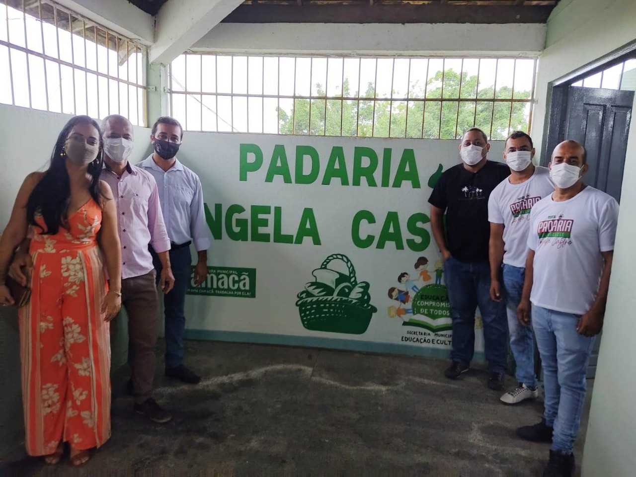 Camacã: Secretaria da Educação reinaugura a padaria e homenageia Ângela Castro